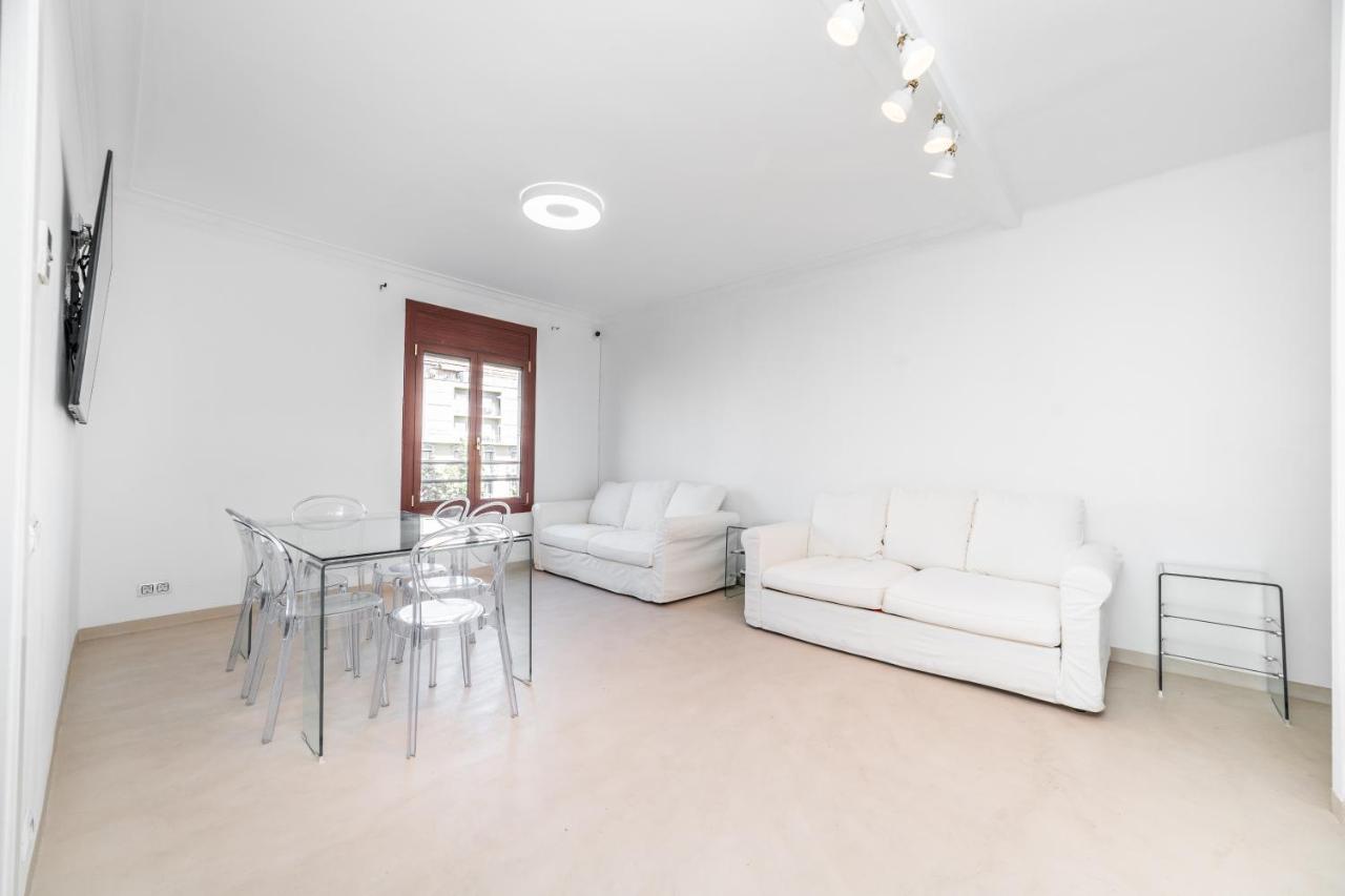 Apartamentos Gran Via 732 Barselona Dış mekan fotoğraf